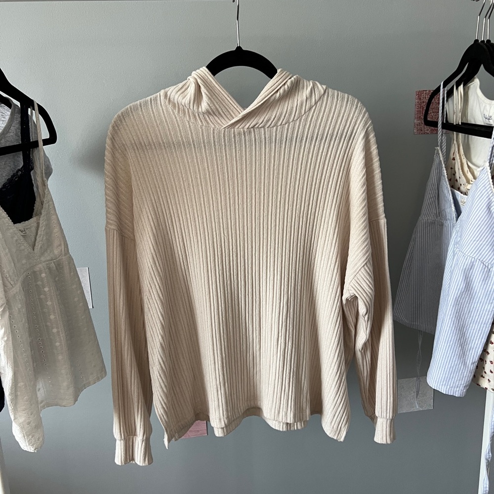 American Eagle cream ribbed sweater hoodie